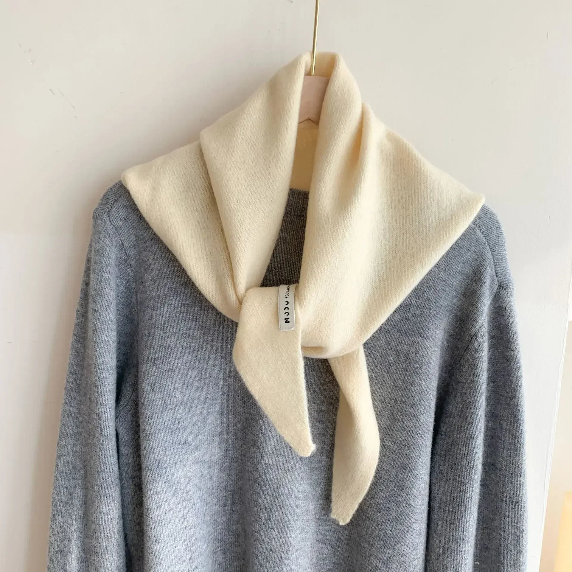 Écharpe Triangle Tricotée en Laine pour Femme