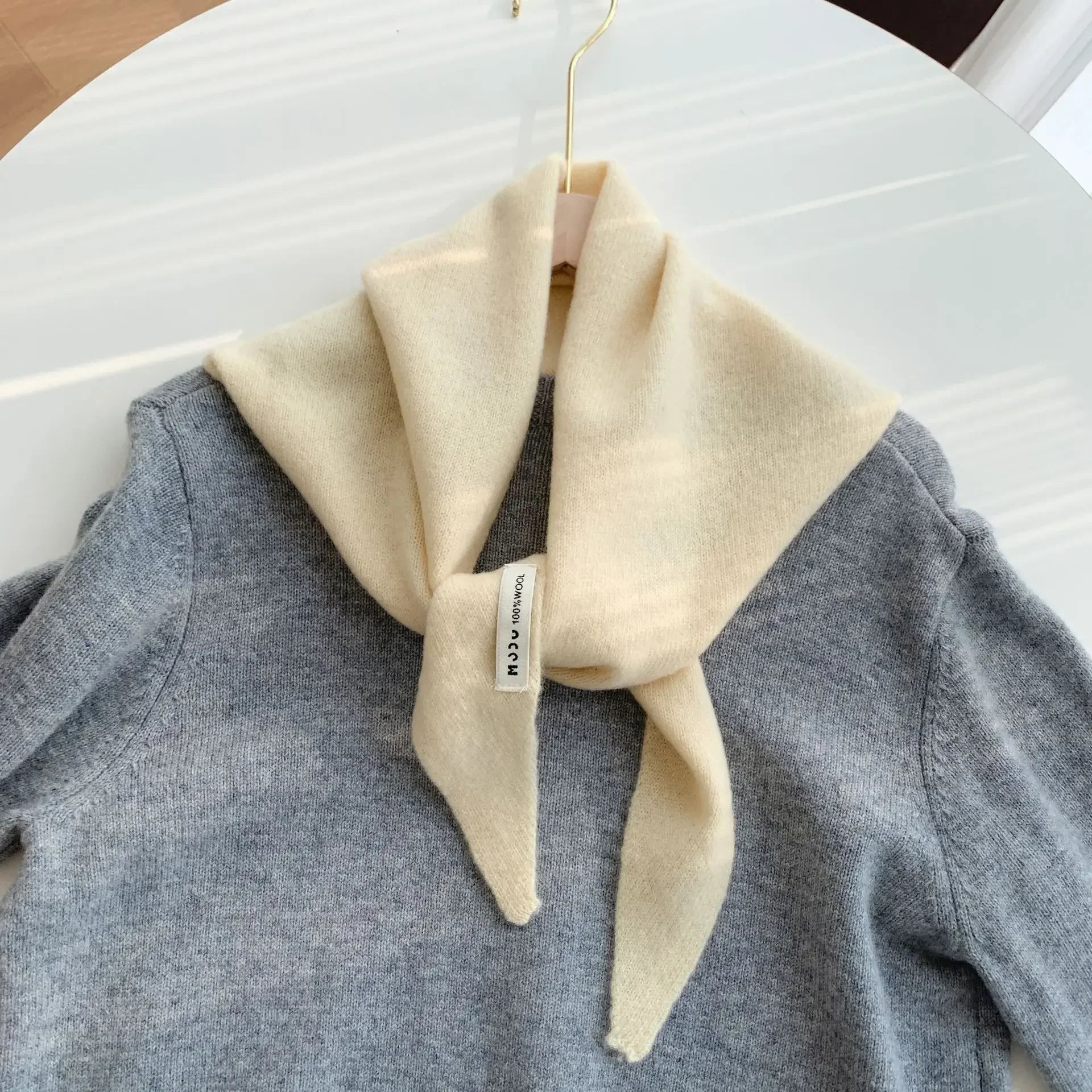 Écharpe Triangle Tricotée en Laine pour Femme