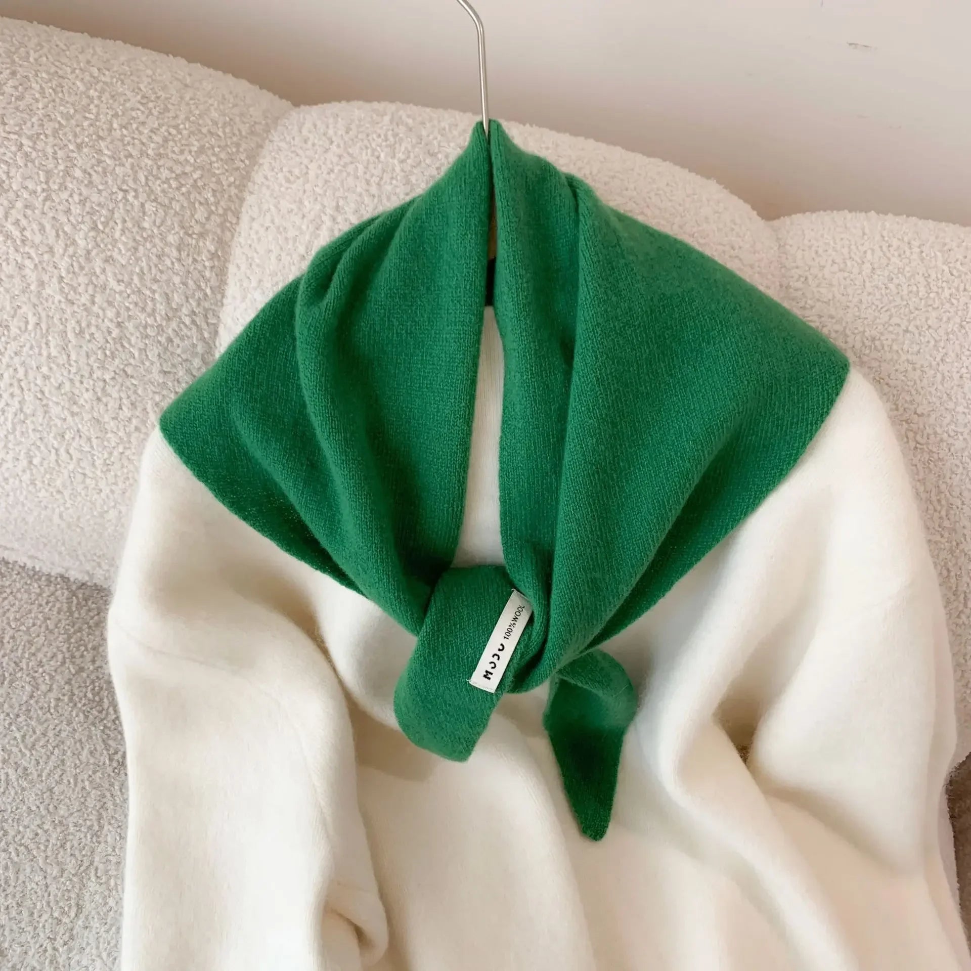Écharpe Triangle Tricotée en Laine pour Femme